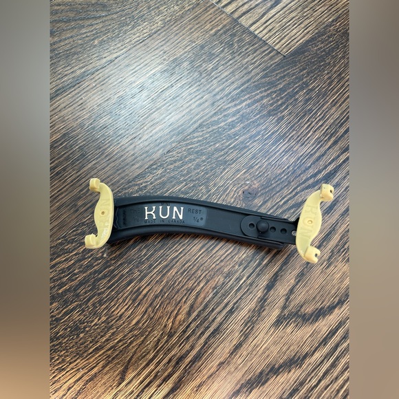 Kun 1/4 - 1/8 Violin Shoulder Rest - Picture 4 of 7